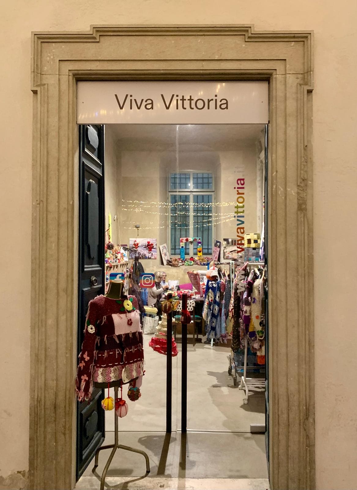 VIVA VITTORIA – Fili che uniscono — Cultura a Brescia, giovedì 24 dicembre